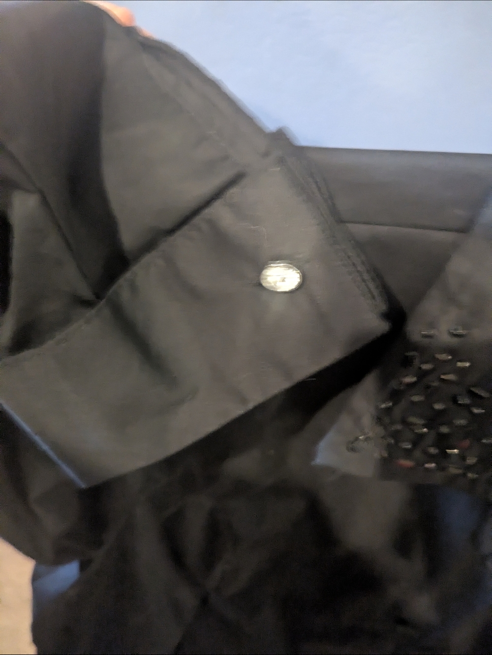 Jaclyn Smith XL Long Sleeve Black Button-Up Shirt Jeweled Collar French Cuffs - Picture 4 of 7
